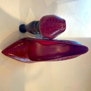Charlotte Stone crocodile heel in burgundy.